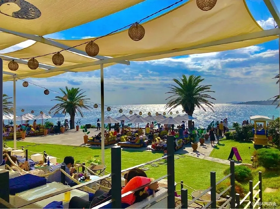 The Cliff 海景咖啡廳